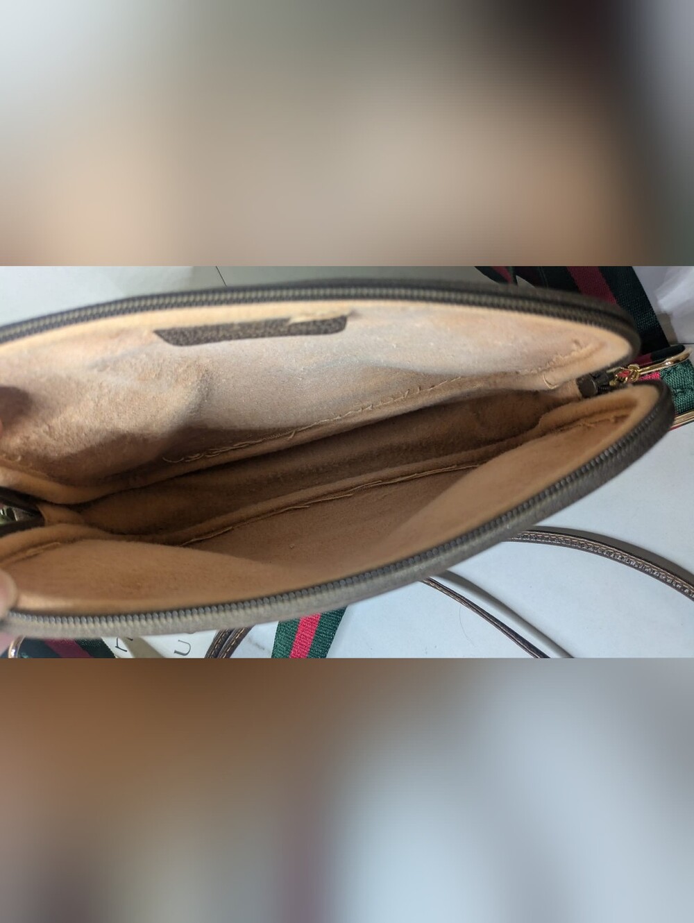 Gucci Authentic Vintage Crossbody Bag - Picture 5 of 12